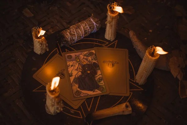 Rituel pour qu&rsquo;il m&rsquo;envoie un message : la méthode puissante du voyant&nbsp;Dovi